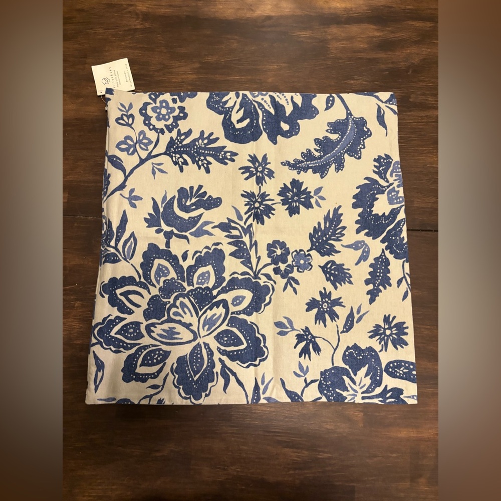 Set of 4 - Pottery Barn Blue and White Floral Pillow Cases